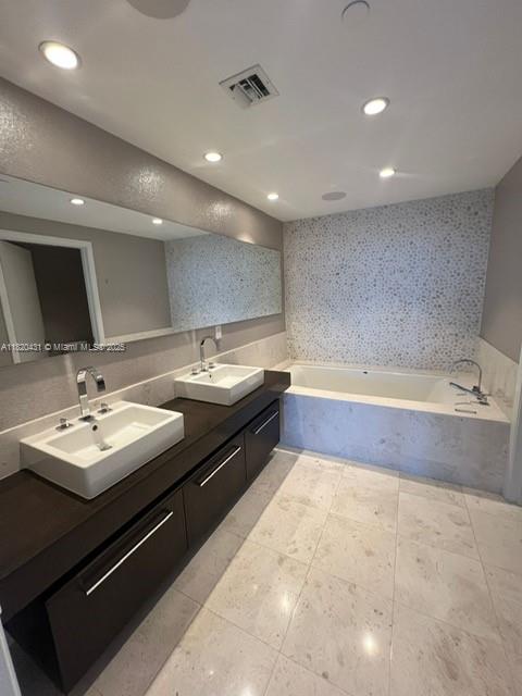 image Jade Ocean Condo29