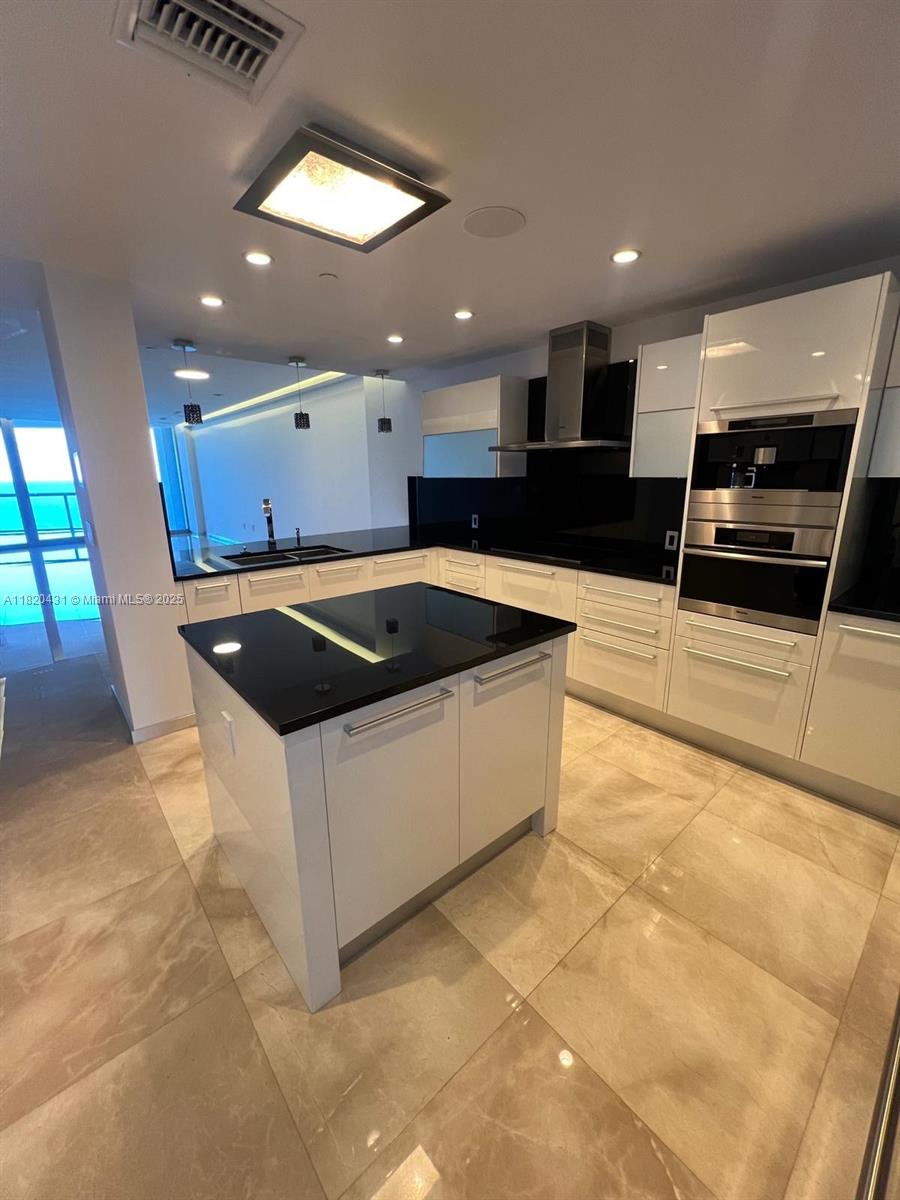 image Jade Ocean Condo3