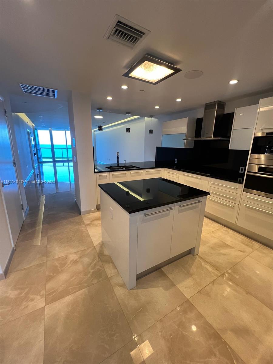 image Jade Ocean Condo7