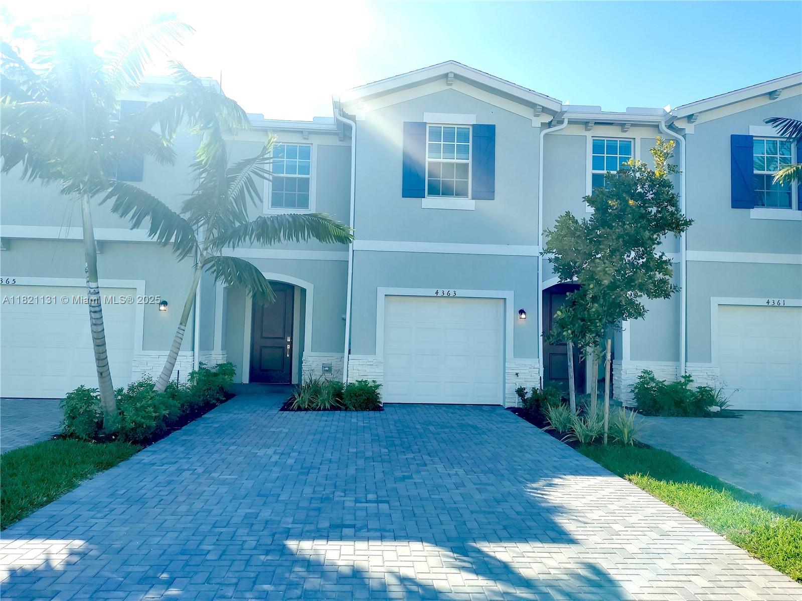 4363 Hammock Grv Dr