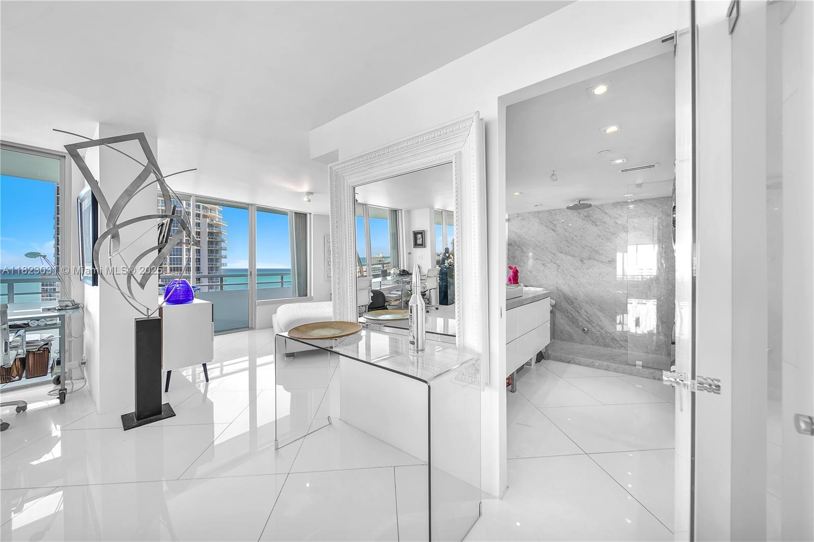 image South Pointe Towers Condo18