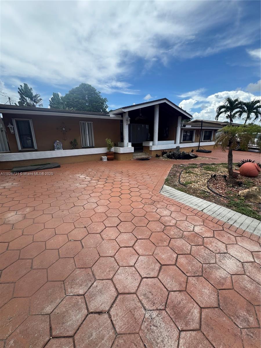 5372 W 9th Ave