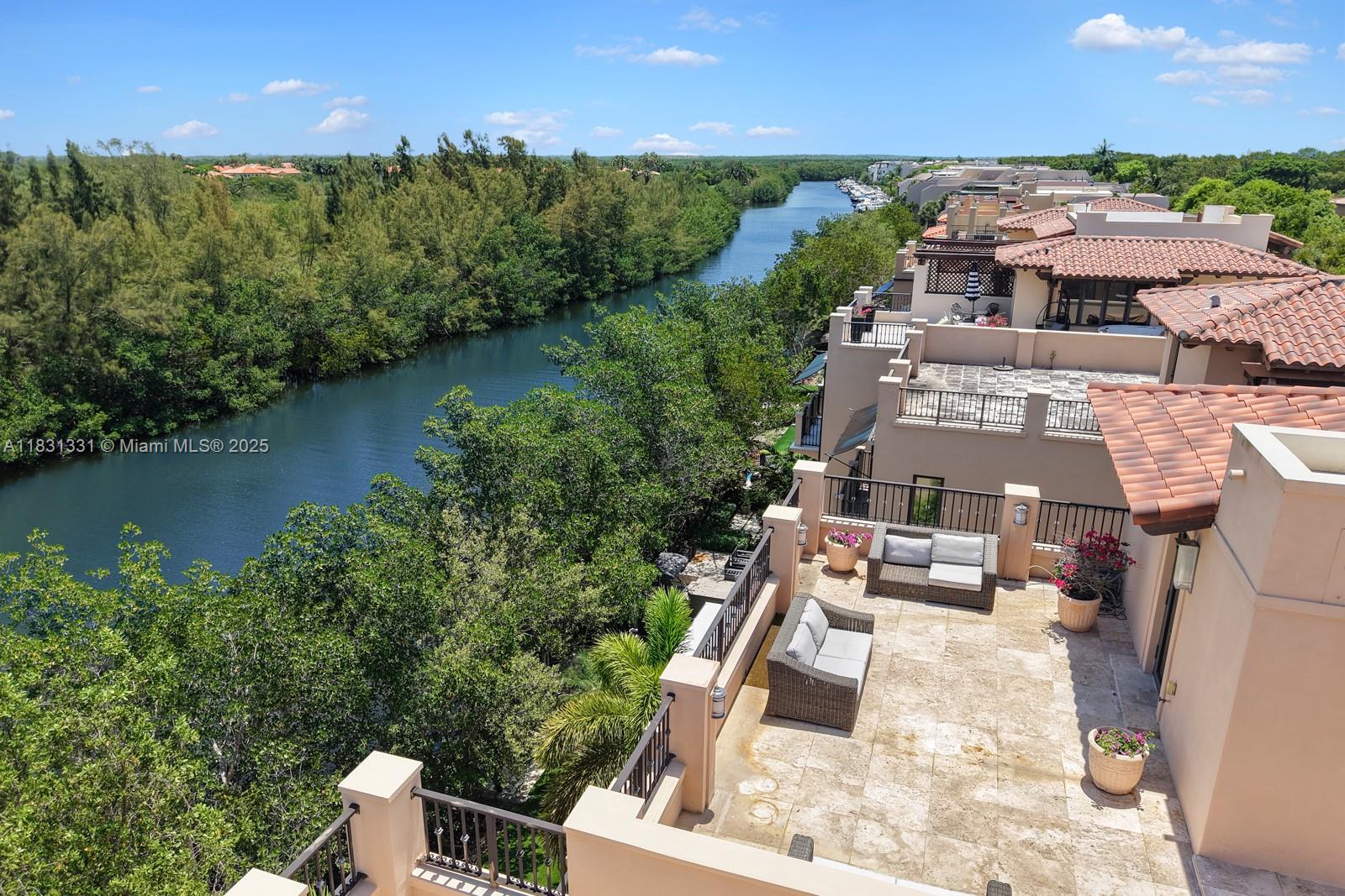 6226 Paradise Pt Dr Palmetto Bay, FL 33157