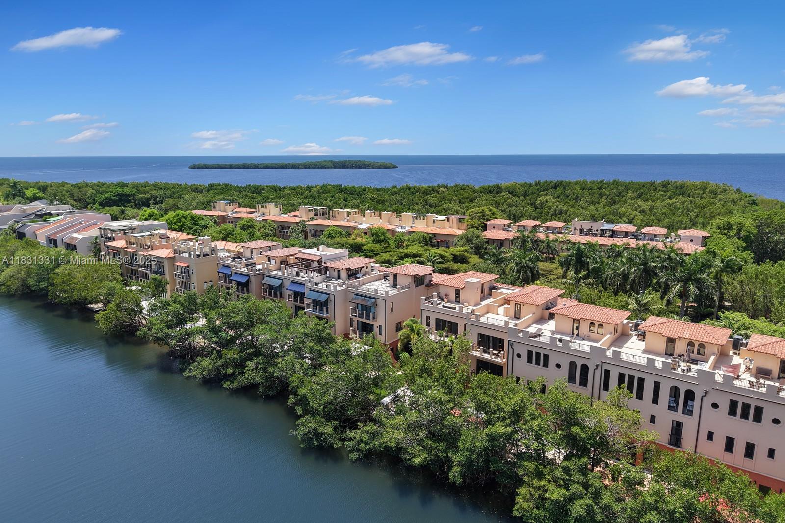 6226 Paradise Pt Dr Palmetto Bay, FL 33157