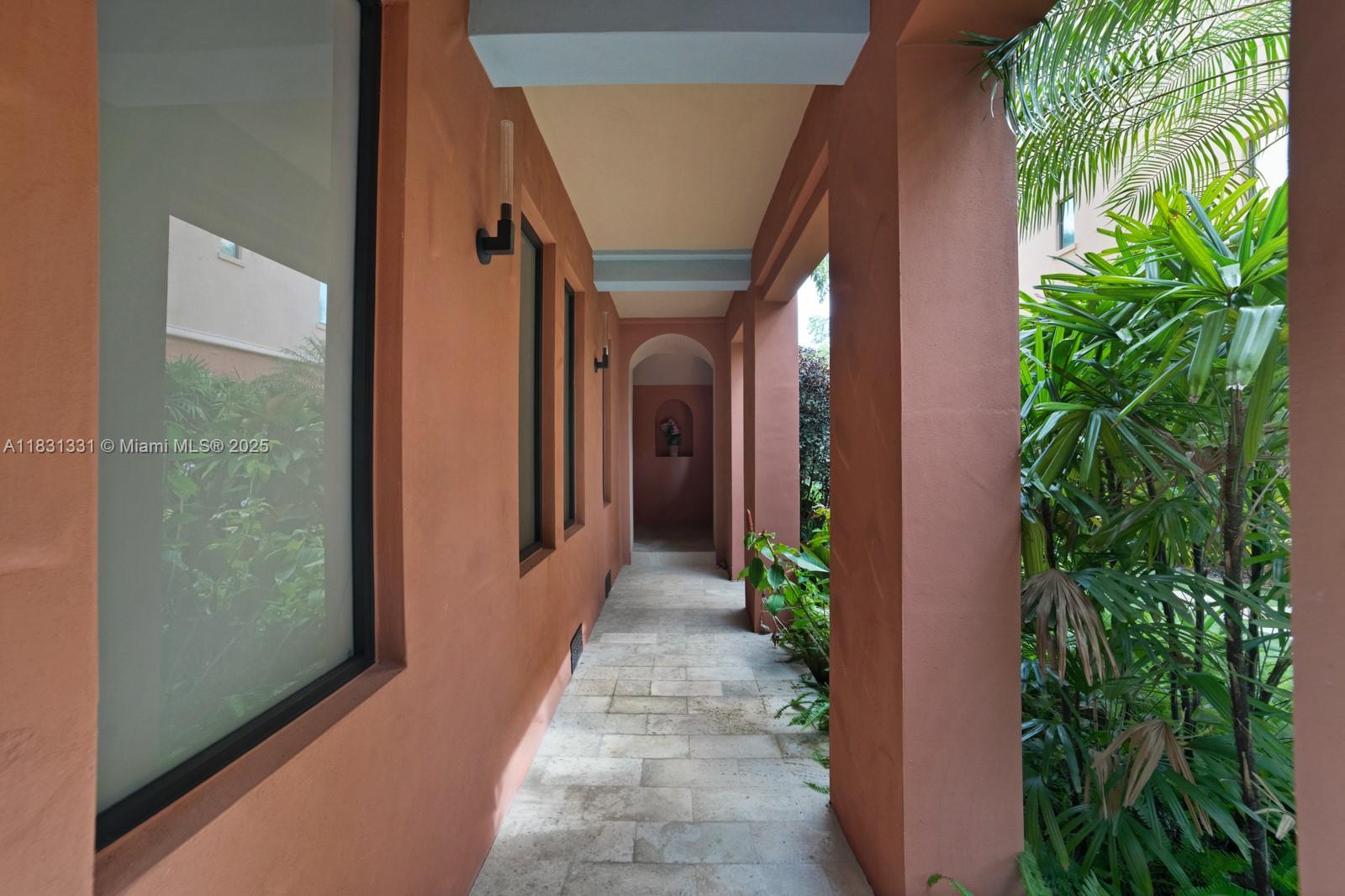 6226 Paradise Pt Dr Palmetto Bay, FL 33157