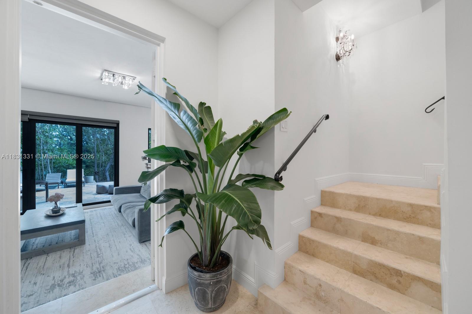 6226 Paradise Pt Dr Palmetto Bay, FL 33157