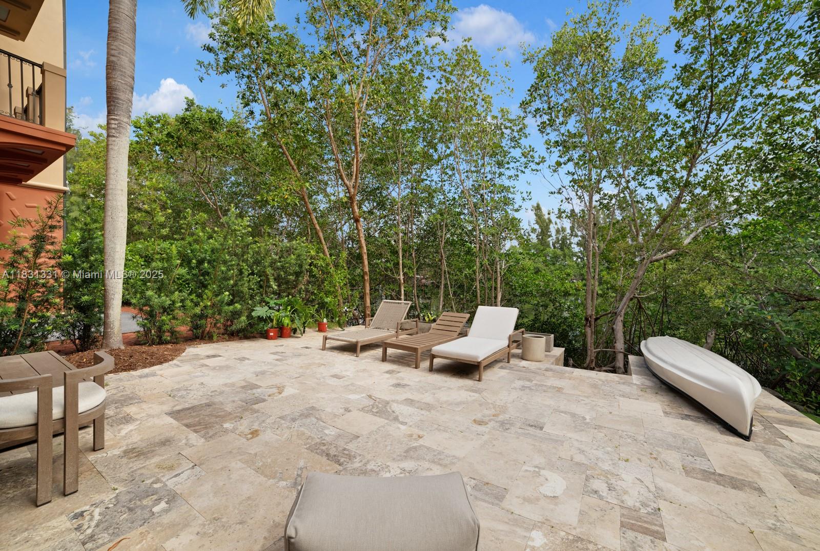 6226 Paradise Pt Dr Palmetto Bay, FL 33157