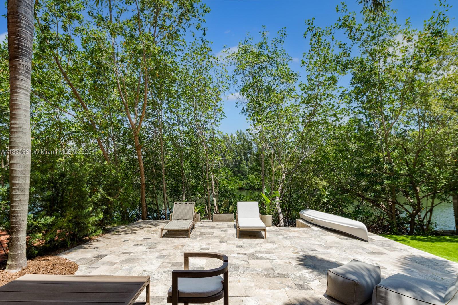 6226 Paradise Pt Dr Palmetto Bay, FL 33157