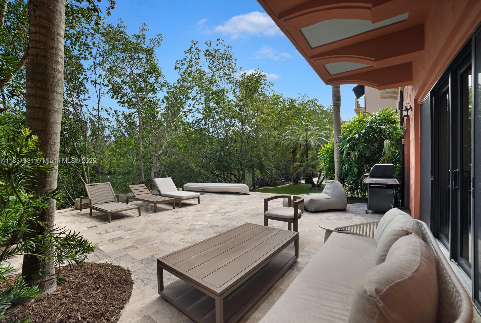 6226 Paradise Pt Dr Palmetto Bay, FL 33157