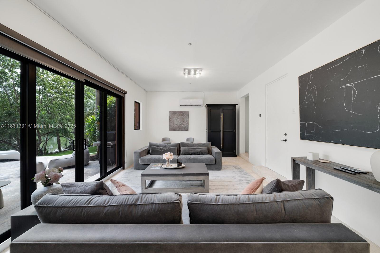 6226 Paradise Pt Dr Palmetto Bay, FL 33157