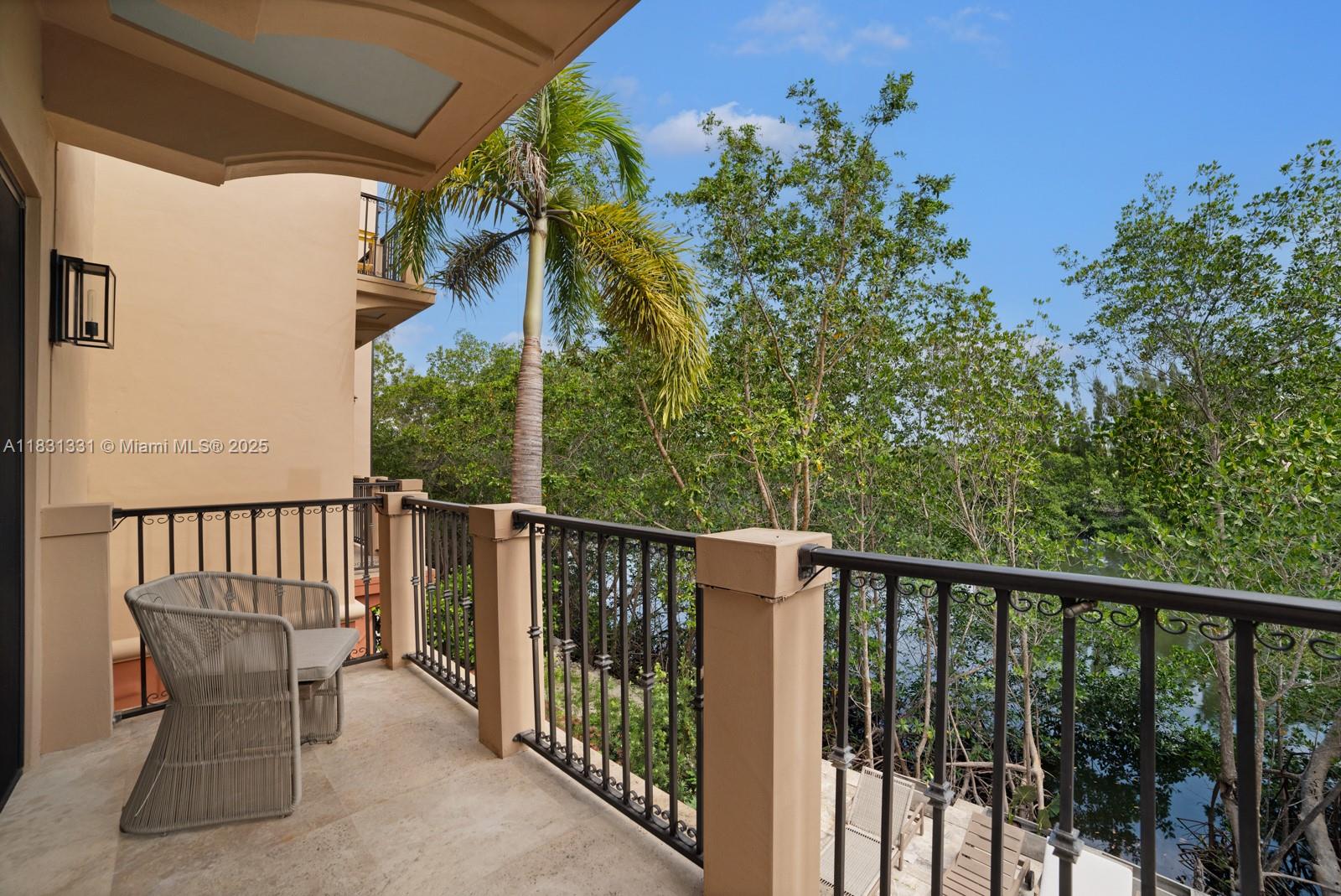 6226 Paradise Pt Dr Palmetto Bay, FL 33157