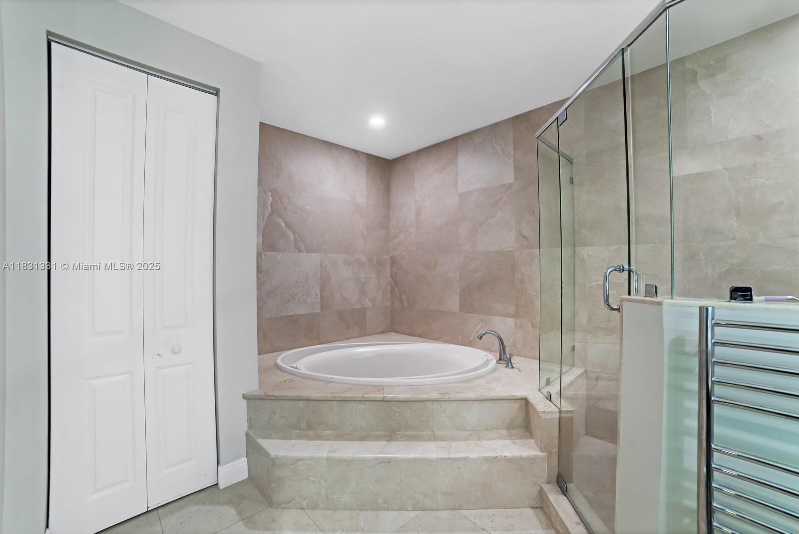 6226 Paradise Pt Dr Palmetto Bay, FL 33157