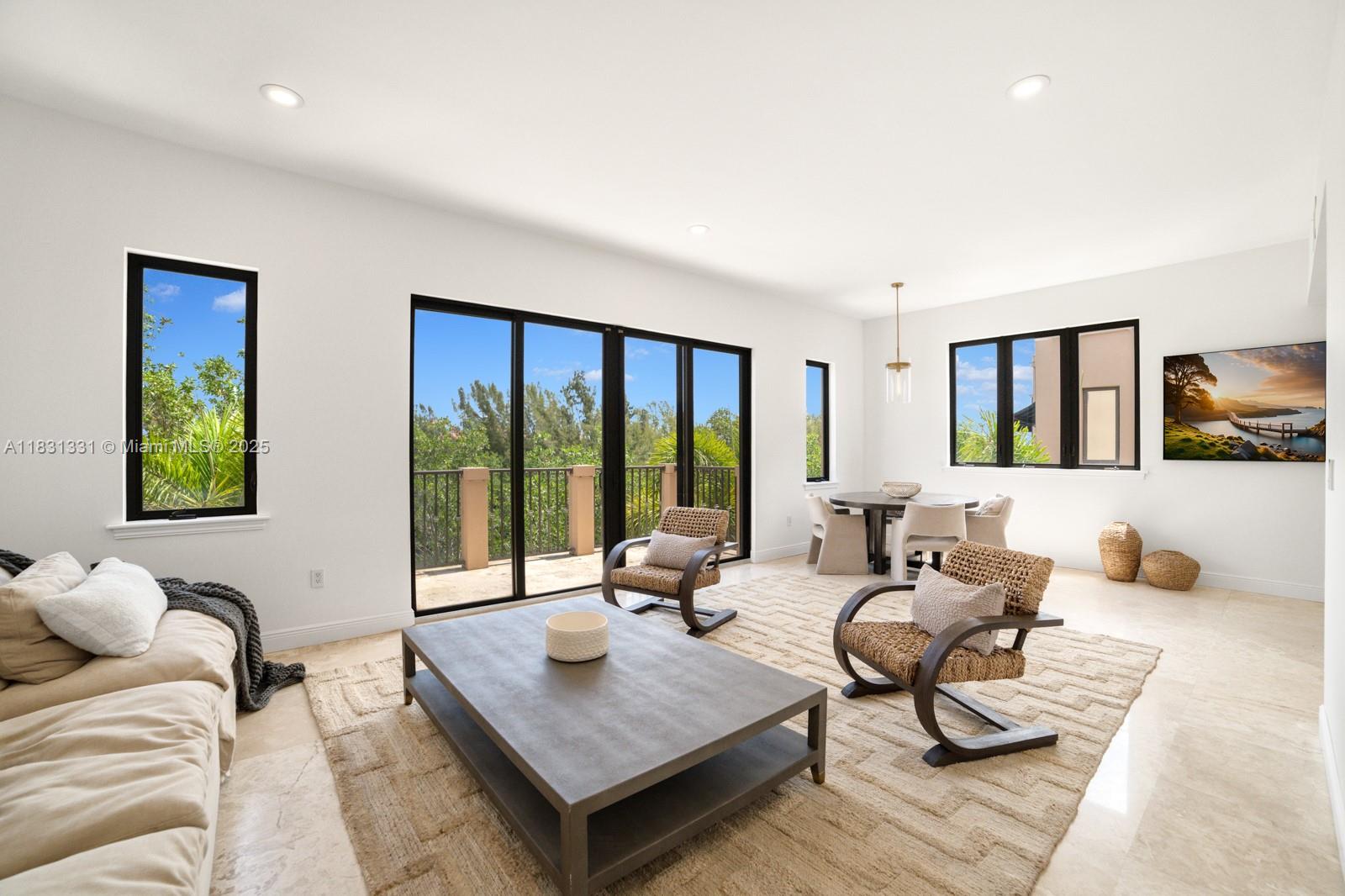 6226 Paradise Pt Dr Palmetto Bay, FL 33157