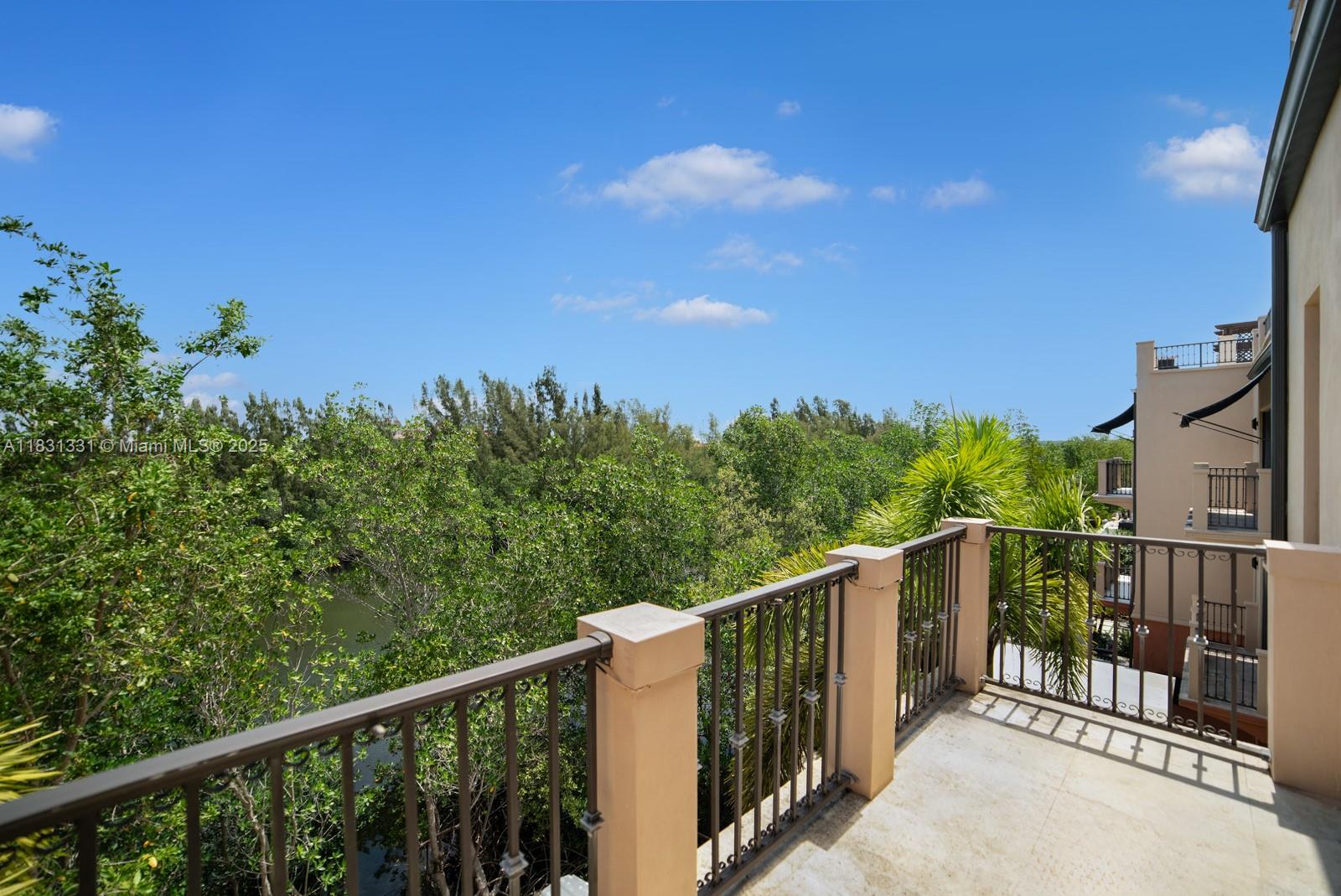 6226 Paradise Pt Dr Palmetto Bay, FL 33157