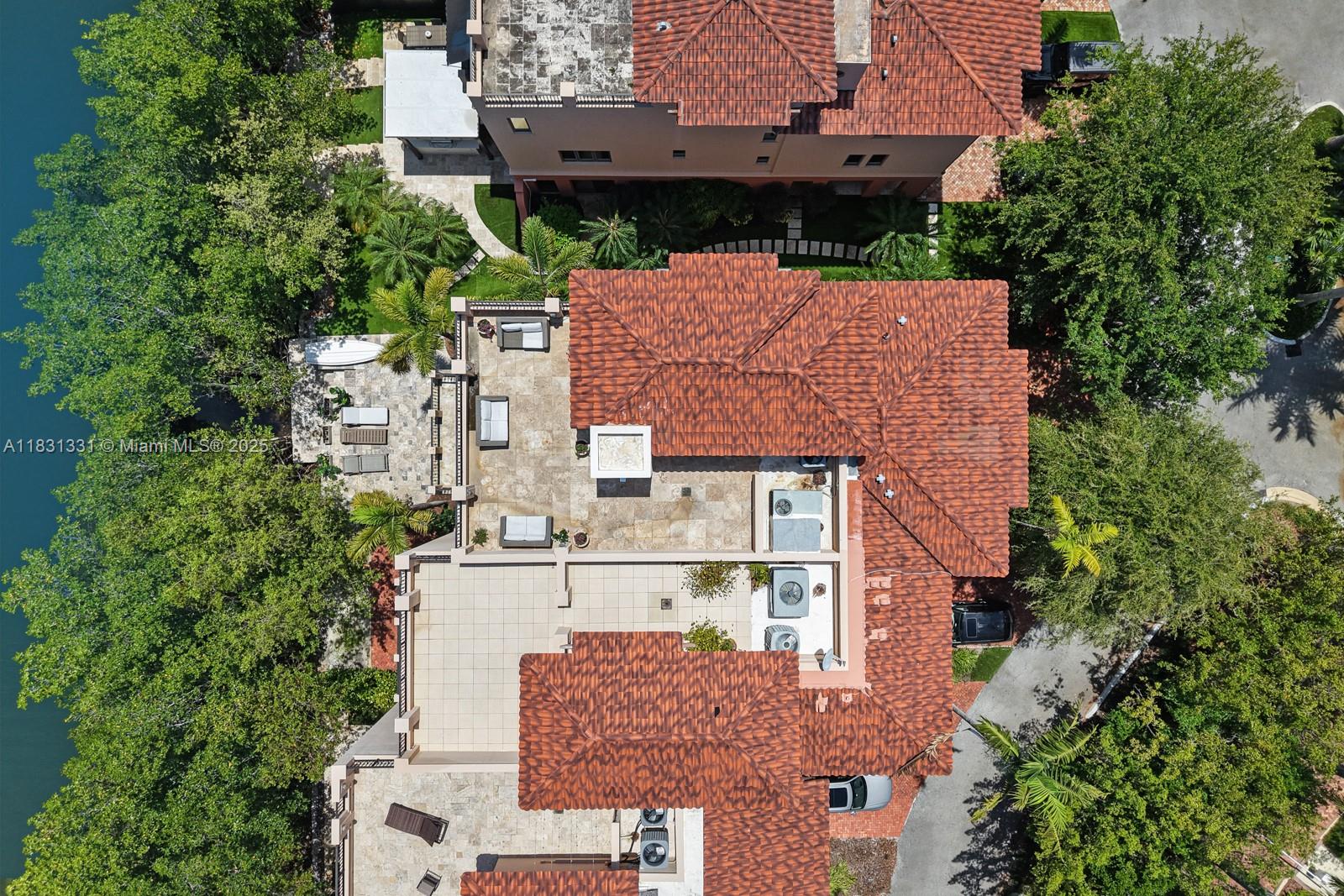 6226 Paradise Pt Dr Palmetto Bay, FL 33157