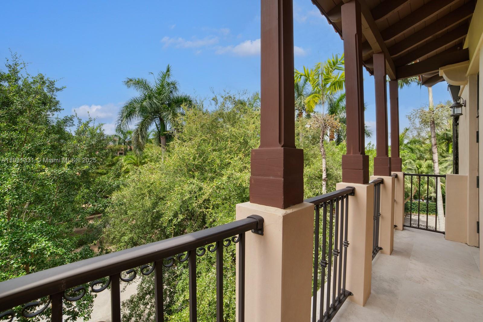 6226 Paradise Pt Dr Palmetto Bay, FL 33157