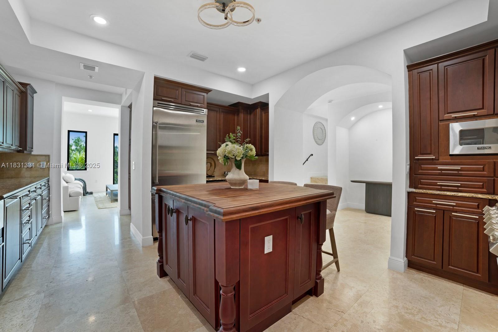 6226 Paradise Pt Dr Palmetto Bay, FL 33157