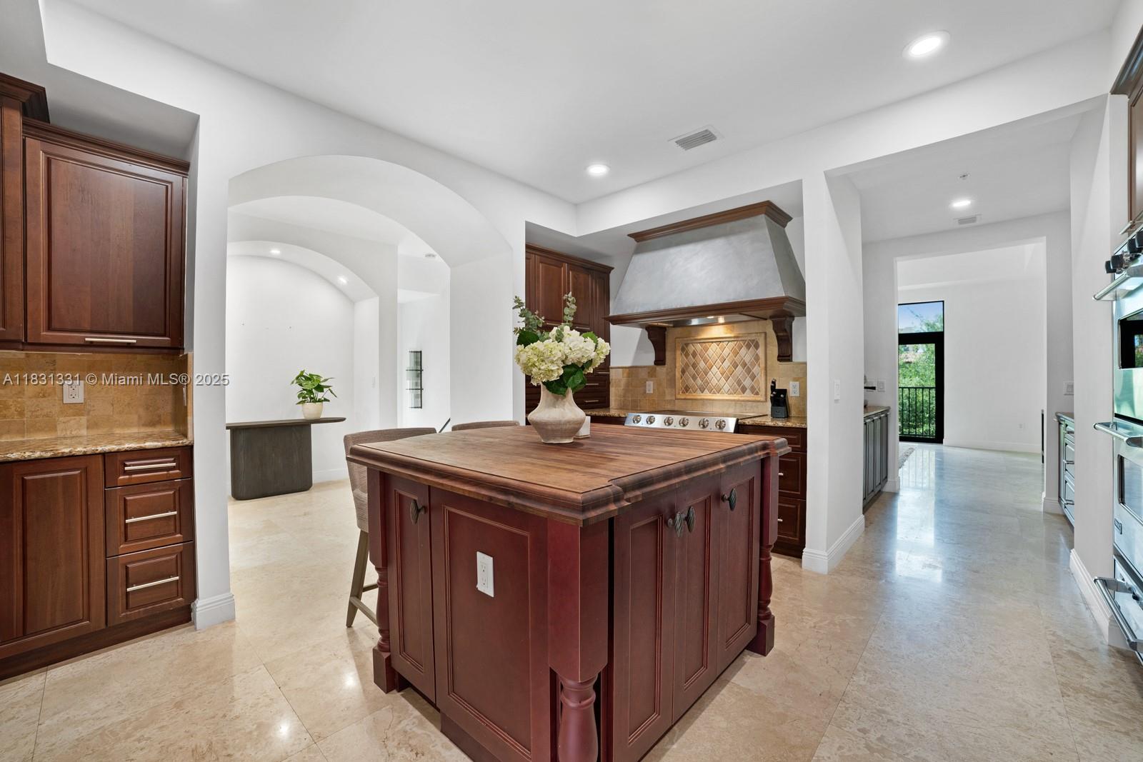 6226 Paradise Pt Dr Palmetto Bay, FL 33157