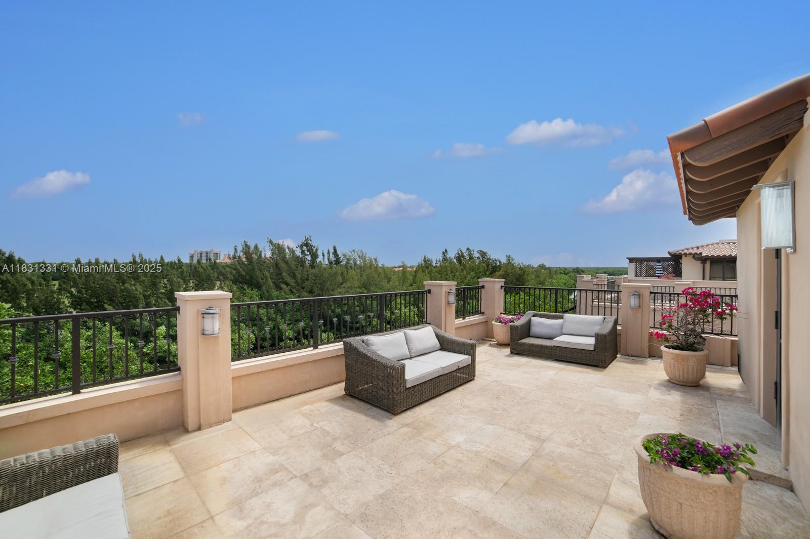 6226 Paradise Pt Dr Palmetto Bay, FL 33157