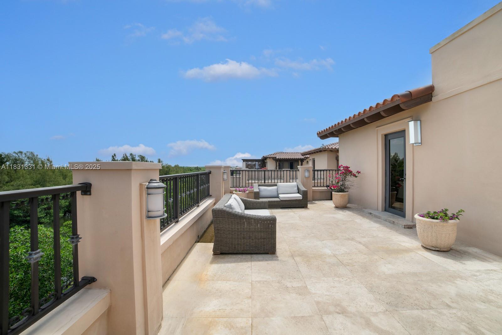 6226 Paradise Pt Dr Palmetto Bay, FL 33157