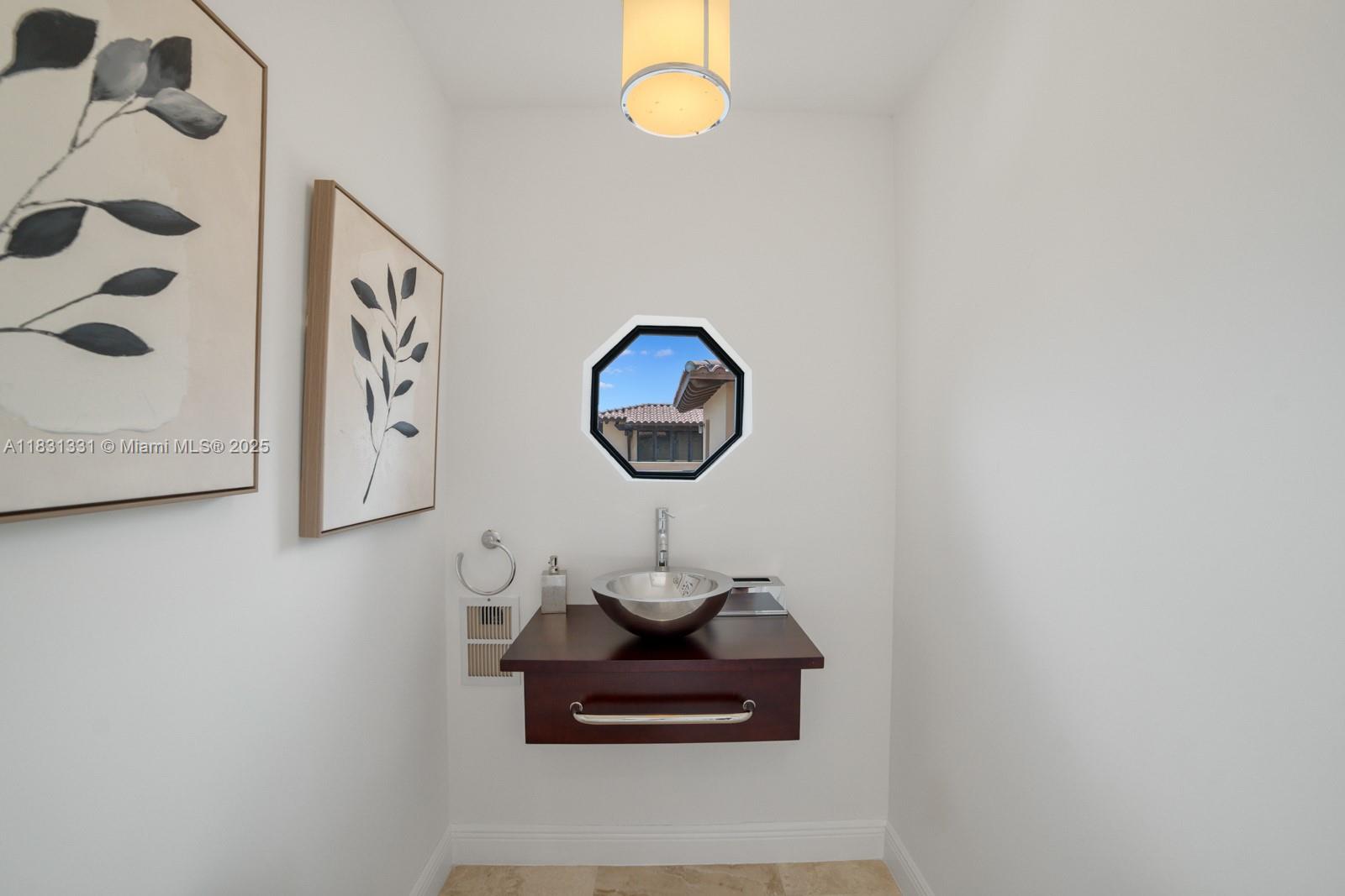 6226 Paradise Pt Dr Palmetto Bay, FL 33157