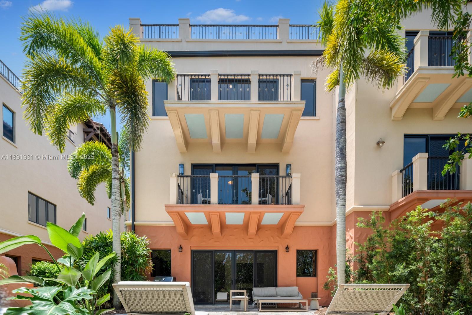 6226 Paradise Pt Dr Palmetto Bay, FL 33157