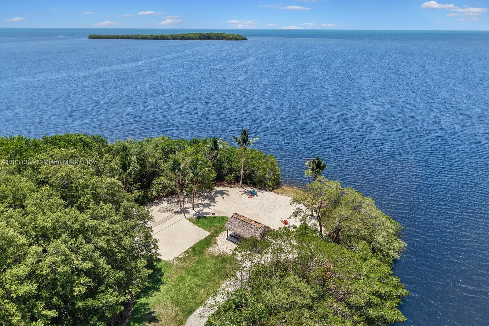 6226 Paradise Pt Dr Palmetto Bay, FL 33157