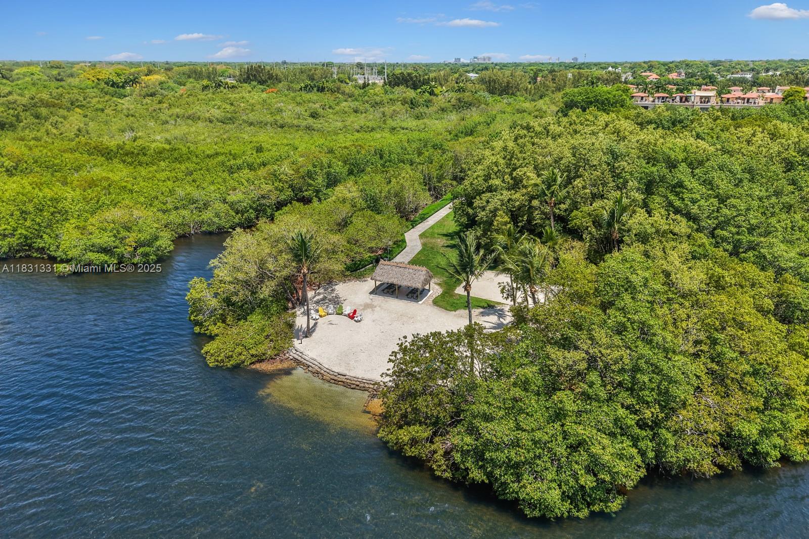 6226 Paradise Pt Dr Palmetto Bay, FL 33157