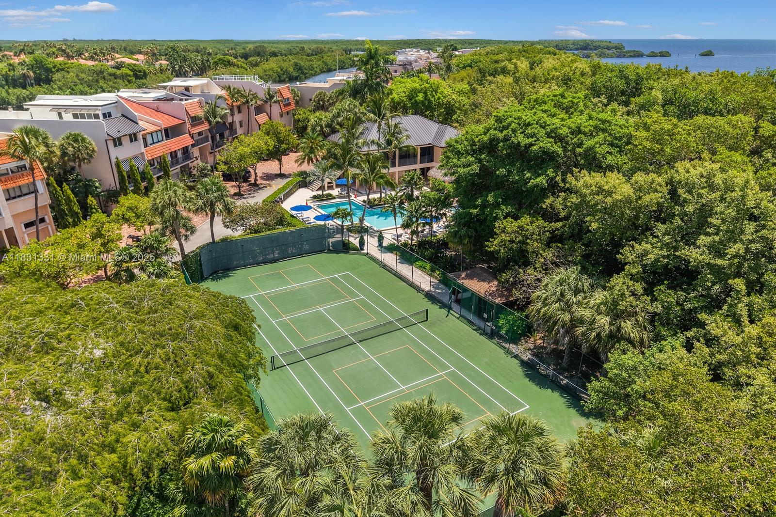 6226 Paradise Pt Dr Palmetto Bay, FL 33157