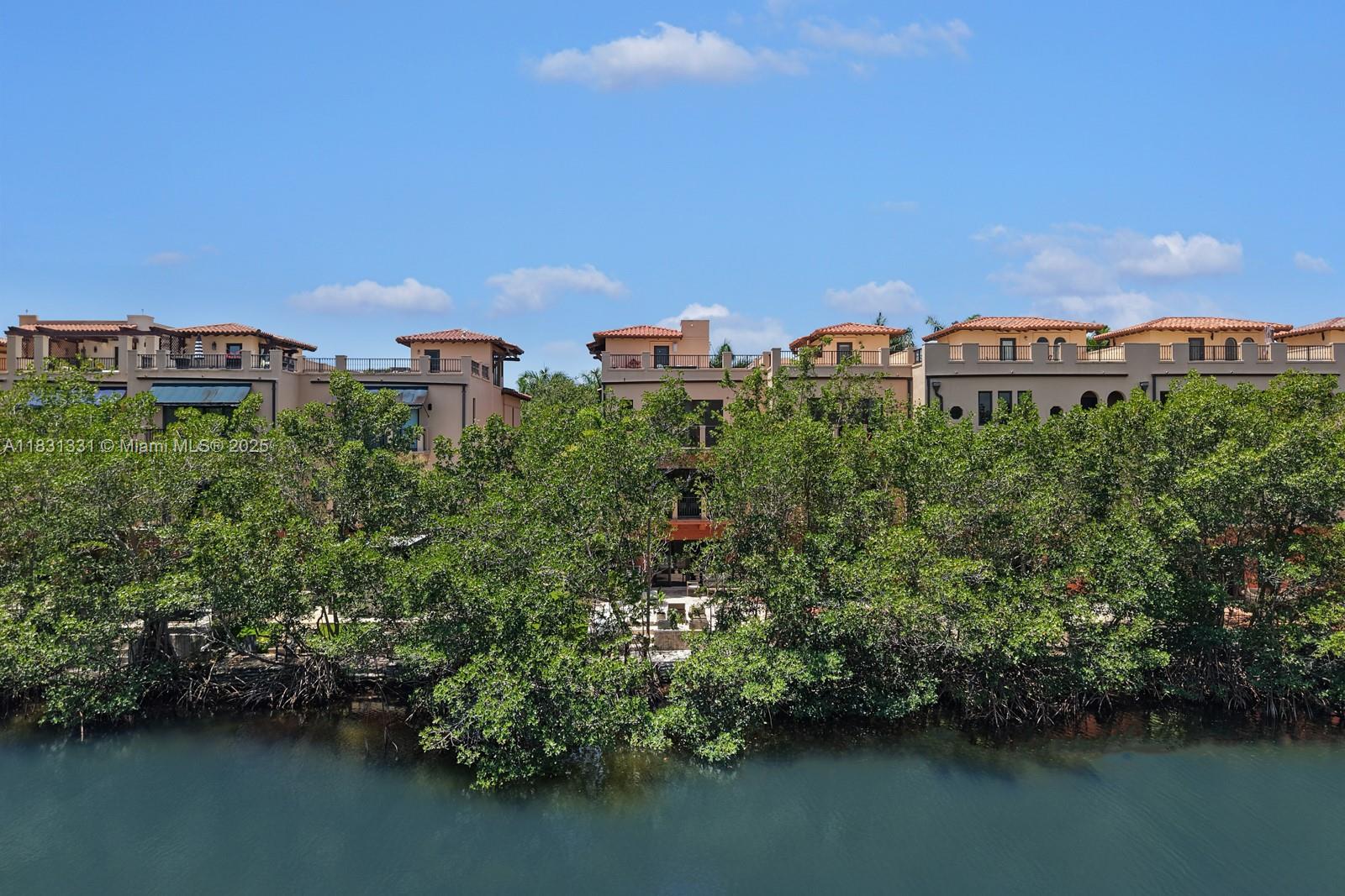 6226 Paradise Pt Dr Palmetto Bay, FL 33157