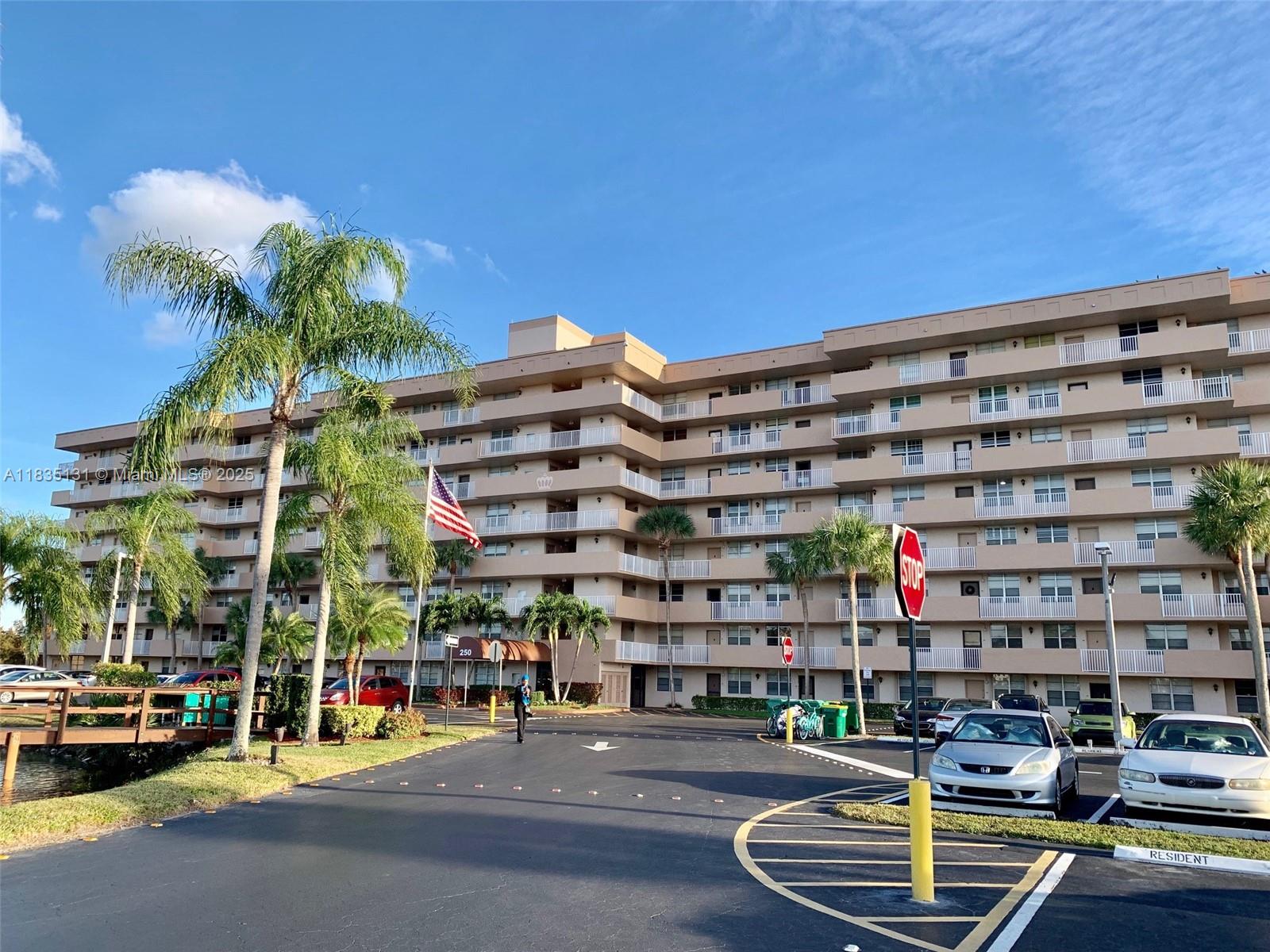 250 Jacaranda Dr #507