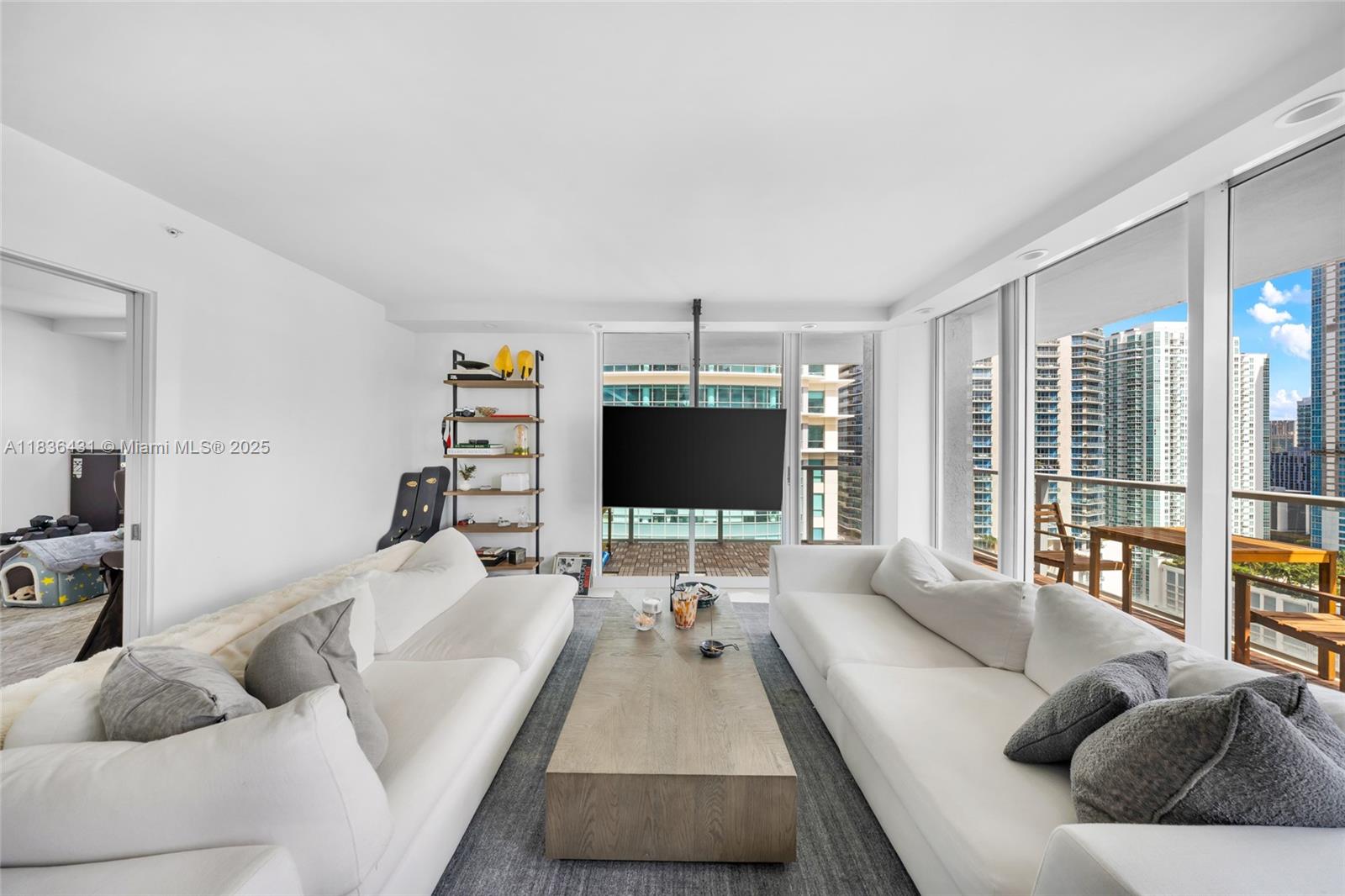 1155 Brickell Bay Dr #3002,Miami, FL 33131