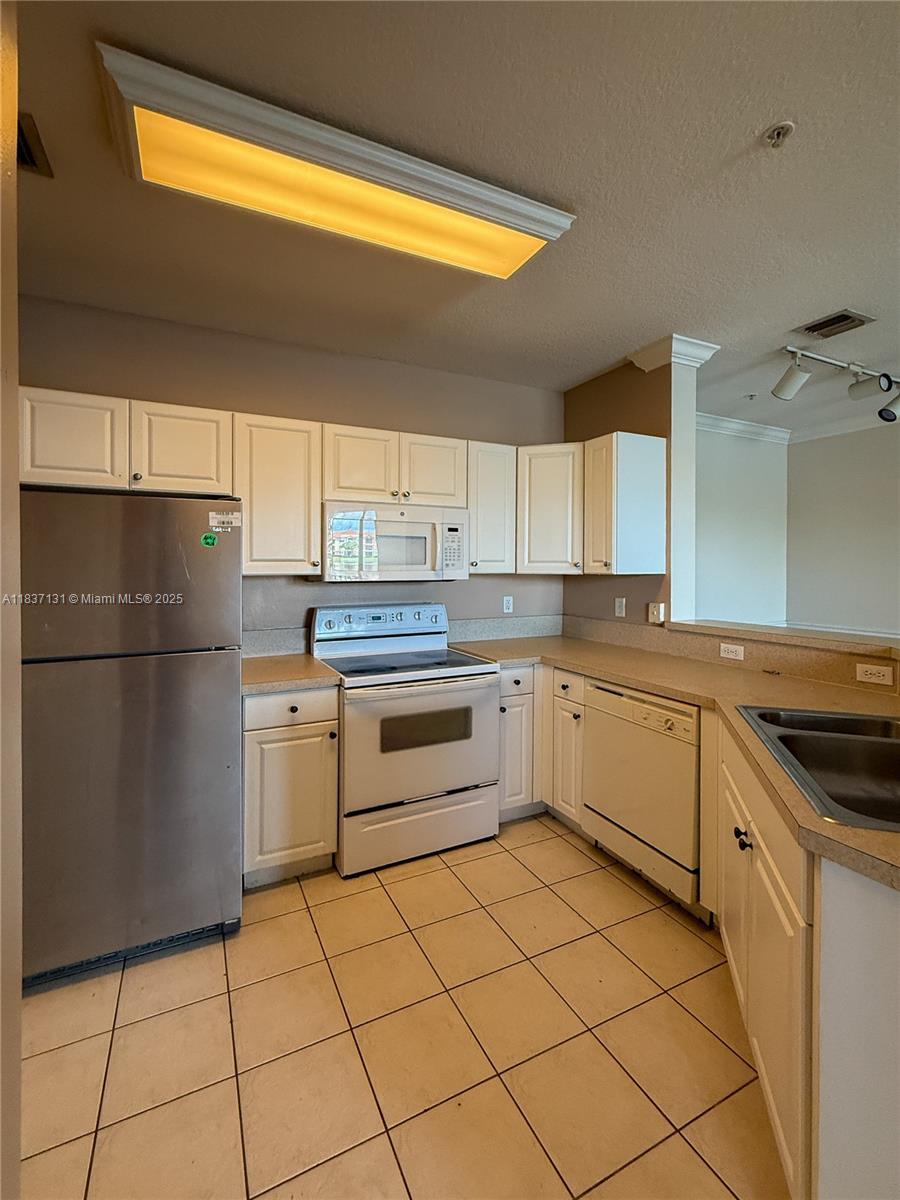 4704 SW 160th Ave #216 Miramar, FL 33027