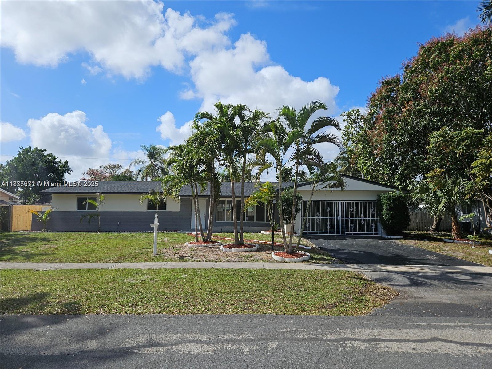 221 SW 53rd Ave