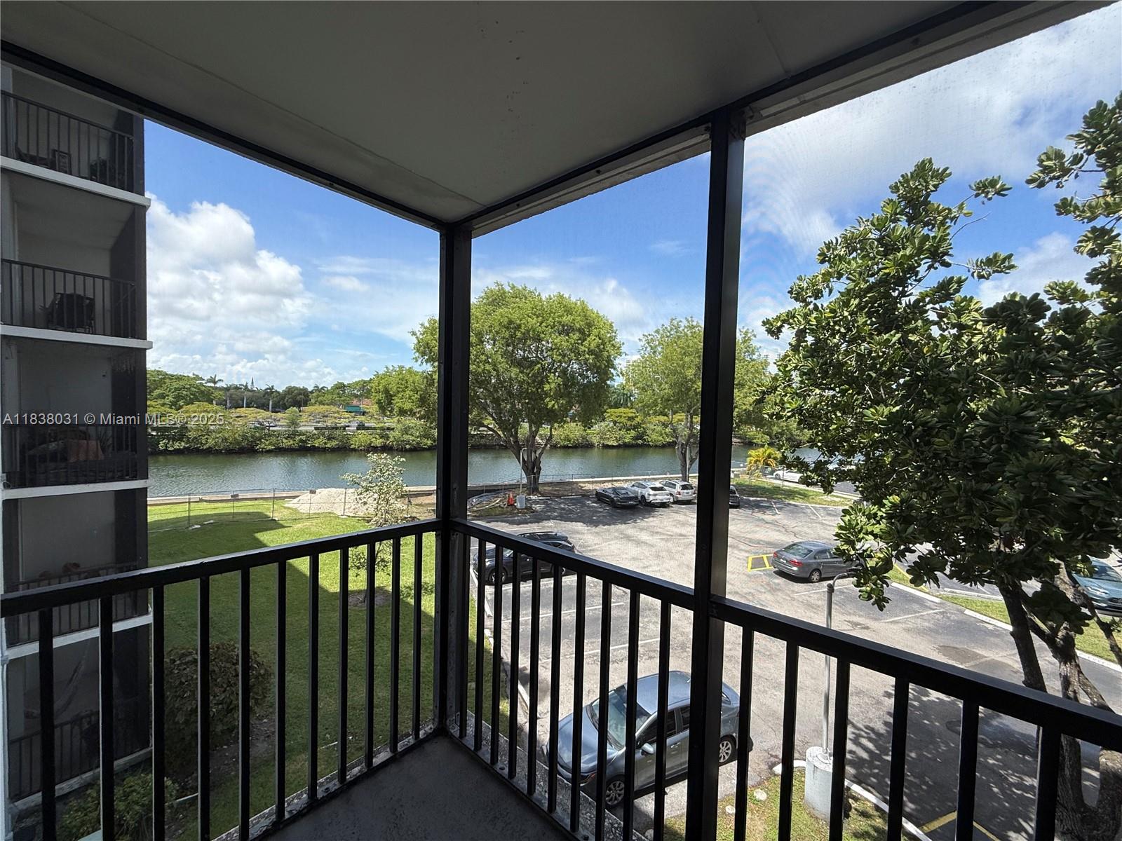 3475 N Country Clb Dr #315