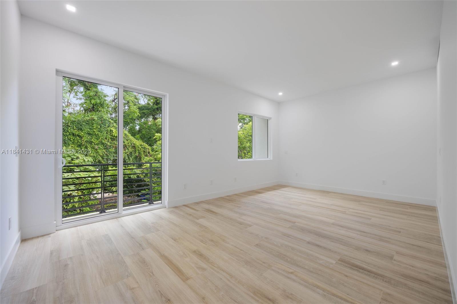 3162 Plaza St Coconut Grove, FL 33133