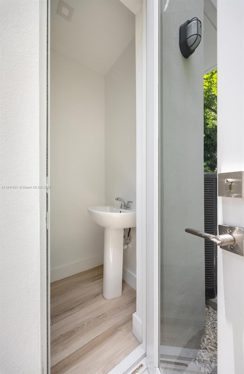 3162 Plaza St Coconut Grove, FL 33133