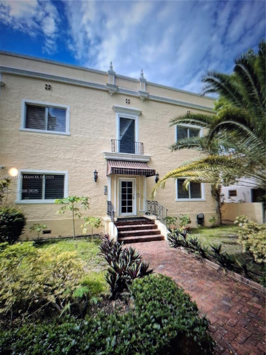 223 Calabria Ave #8