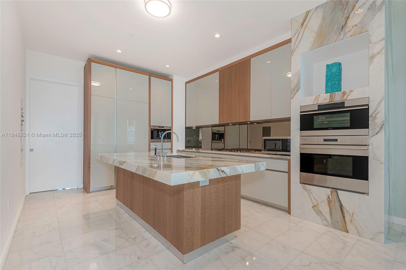 2821 S Bayshore Dr #7B Coconut Grove, FL 33133