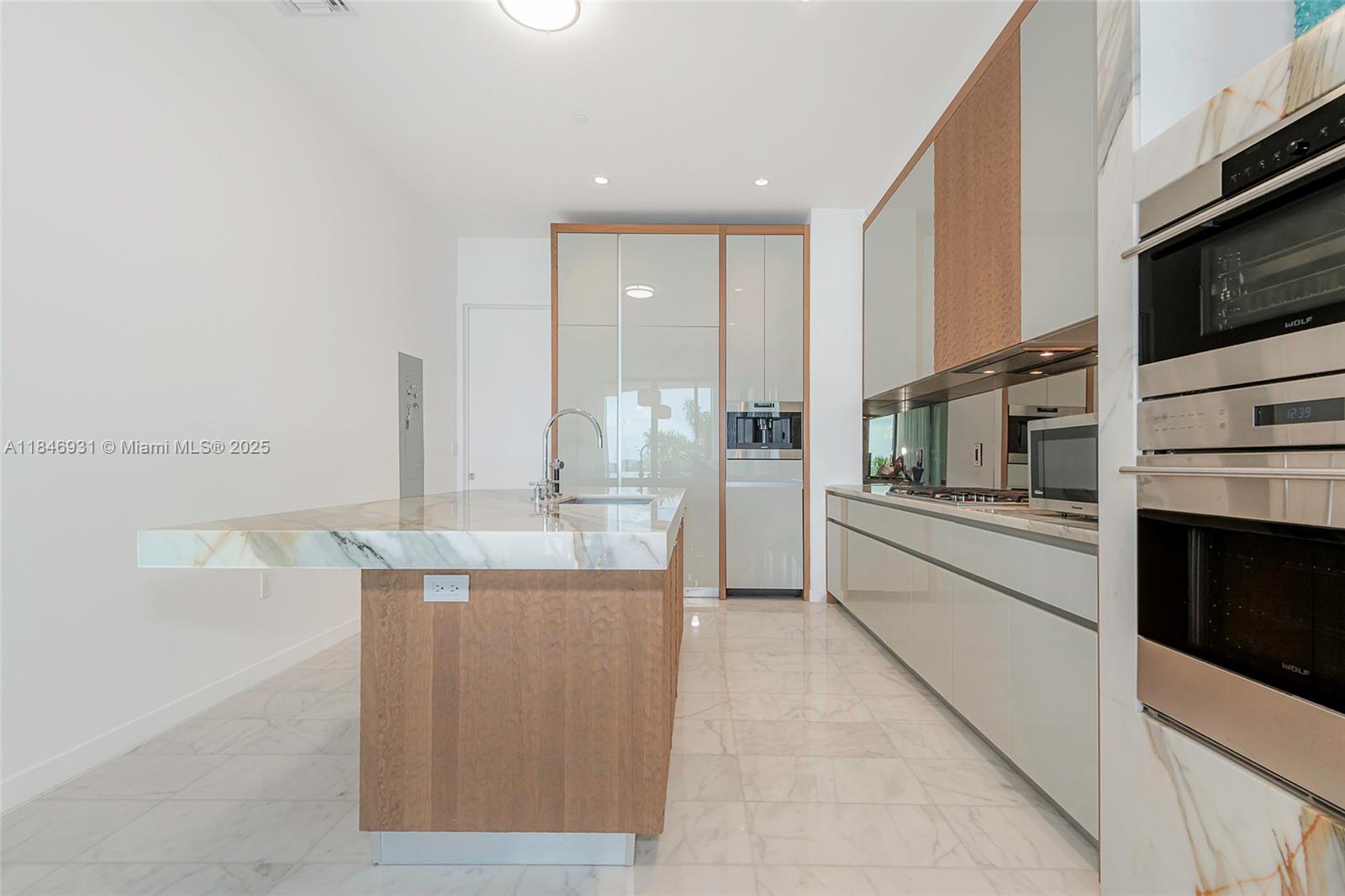 2821 S Bayshore Dr #7B Coconut Grove, FL 33133