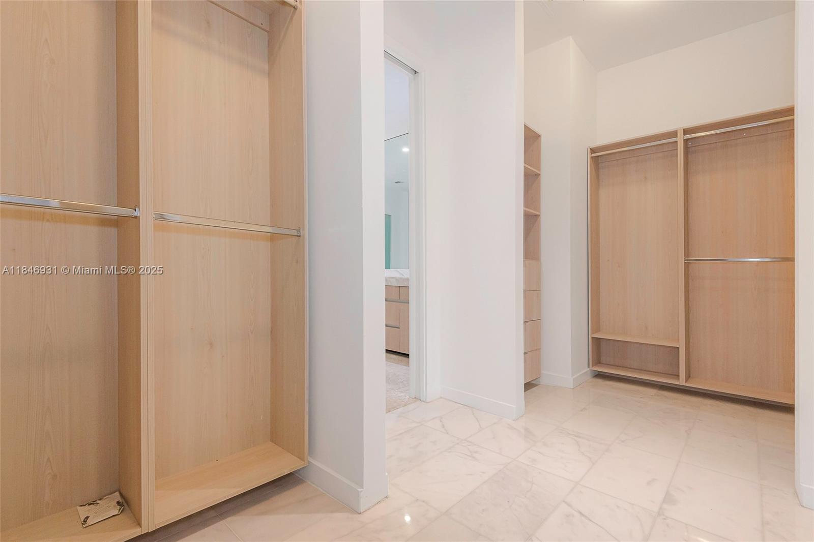 2821 S Bayshore Dr #7B Coconut Grove, FL 33133