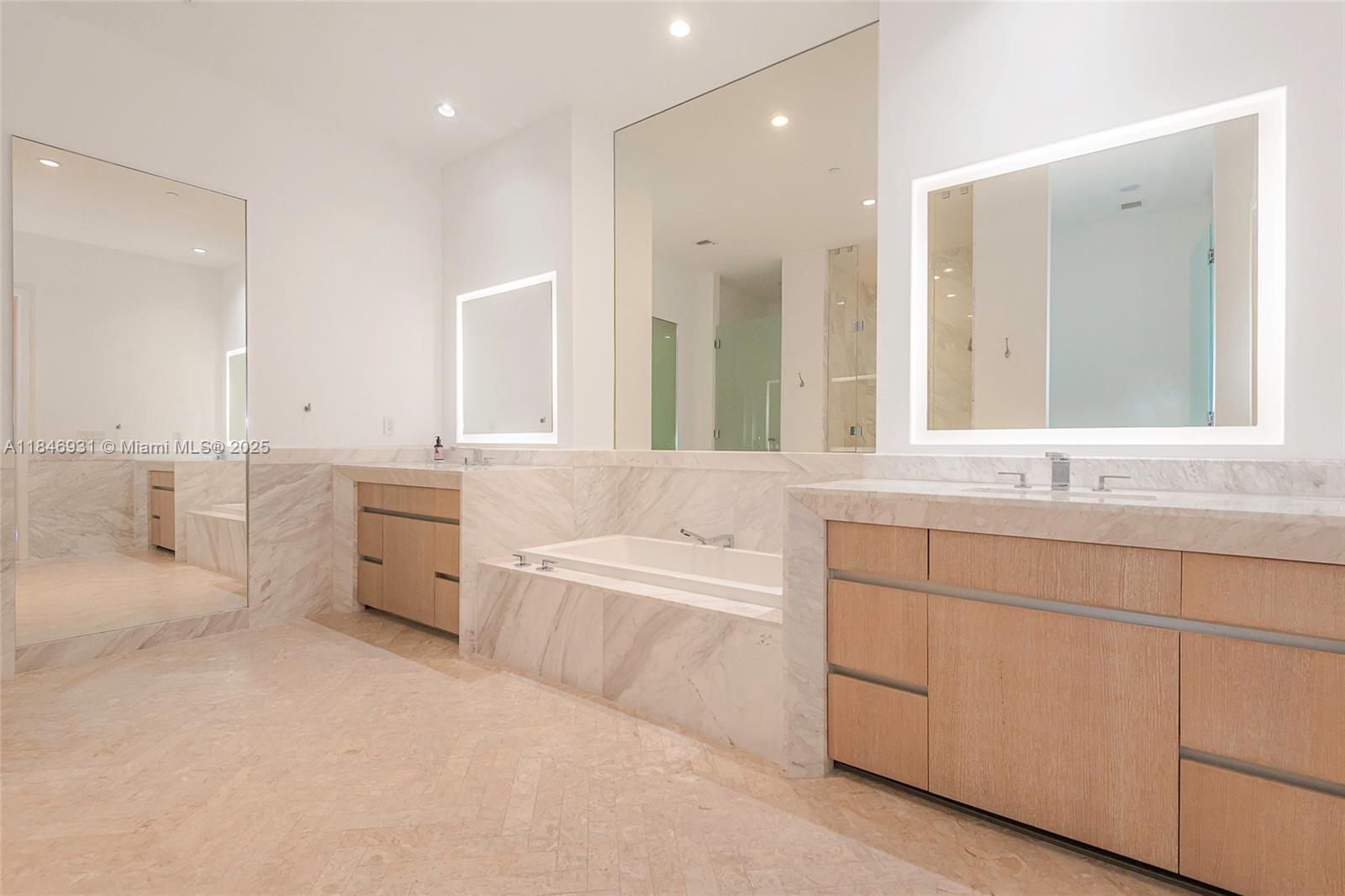 2821 S Bayshore Dr #7B Coconut Grove, FL 33133