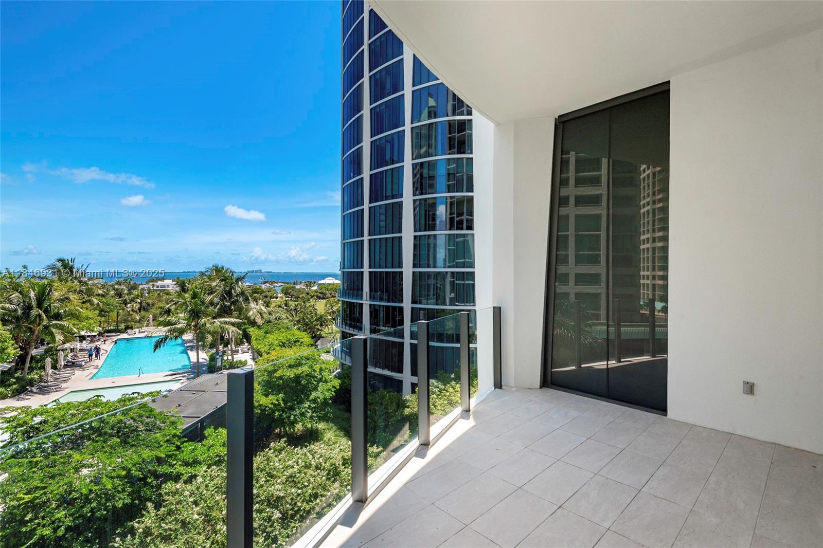 2821 S Bayshore Dr #7B Coconut Grove, FL 33133