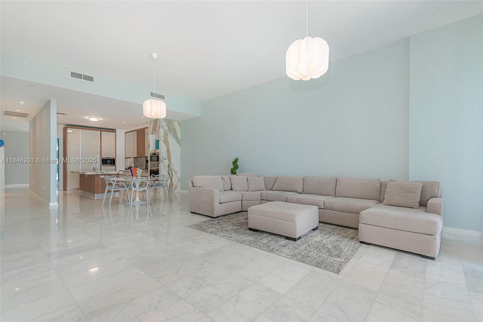 2821 S Bayshore Dr #7B Coconut Grove, FL 33133