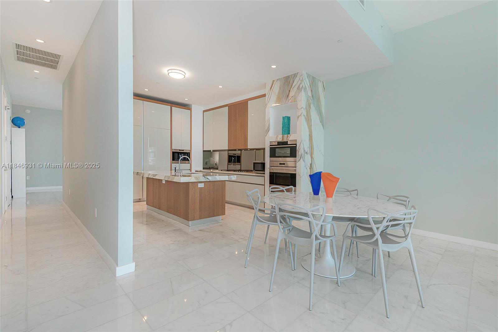 2821 S Bayshore Dr #7B Coconut Grove, FL 33133