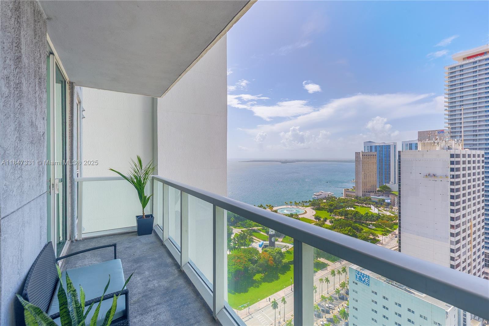 244 Biscayne Blvd #3205