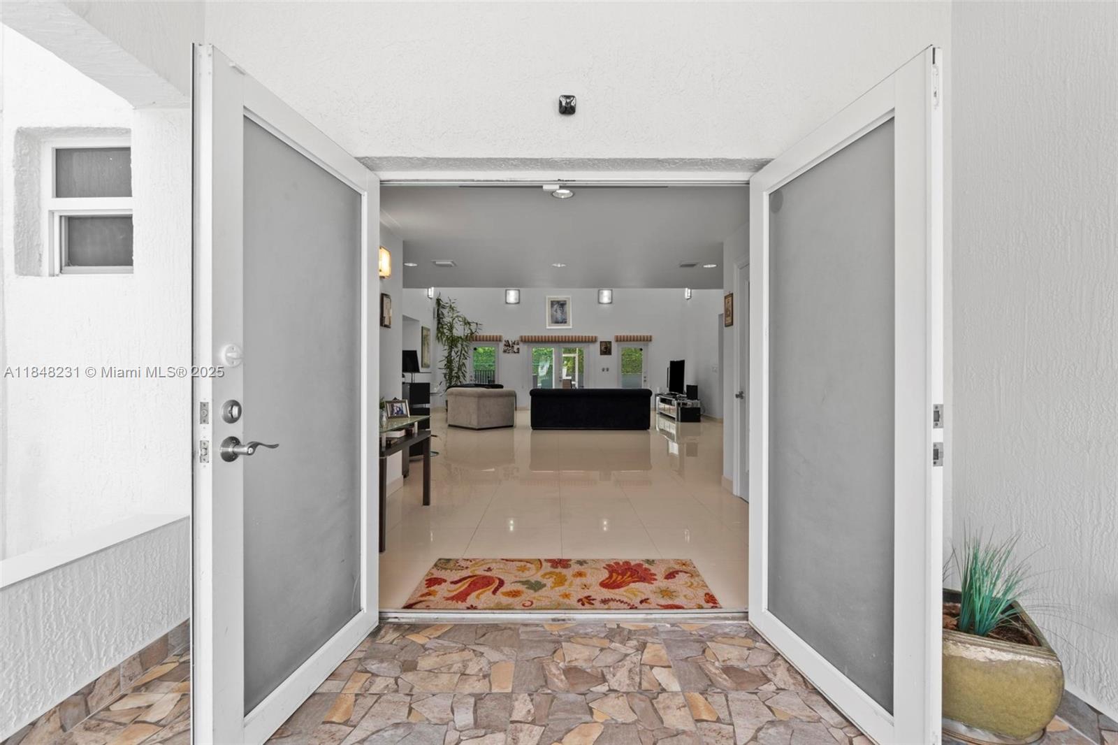 5045 SW 67th Ave South Miami, FL 33155