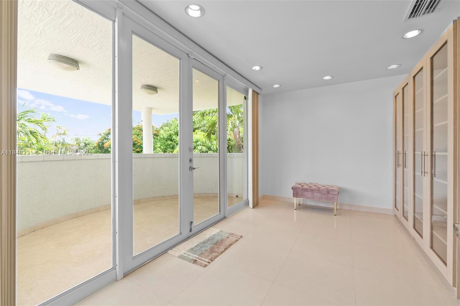 5045 SW 67th Ave South Miami, FL 33155