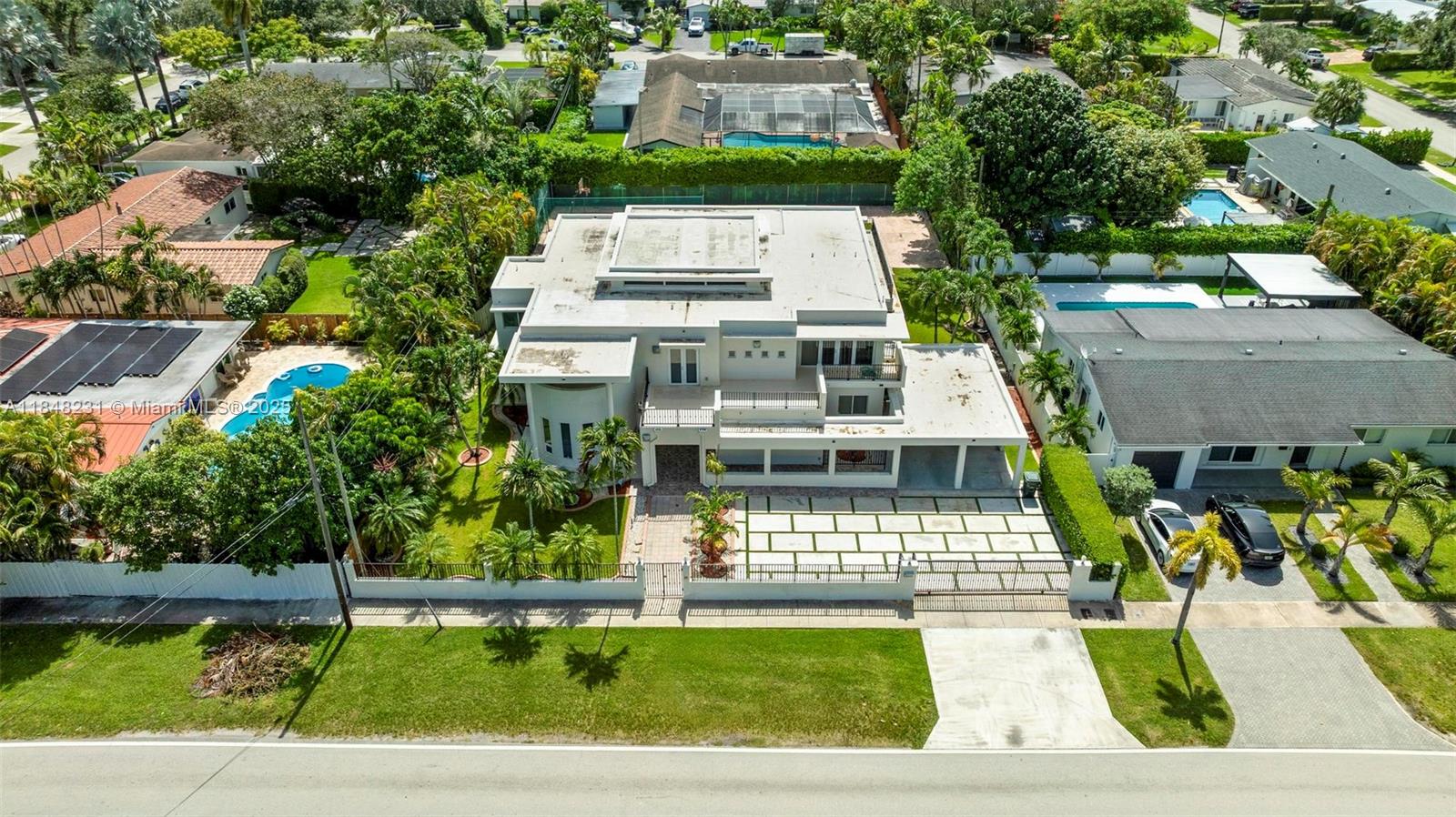 5045 SW 67th Ave South Miami, FL 33155