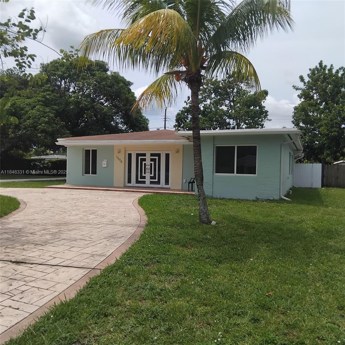 1598 NE 174th St